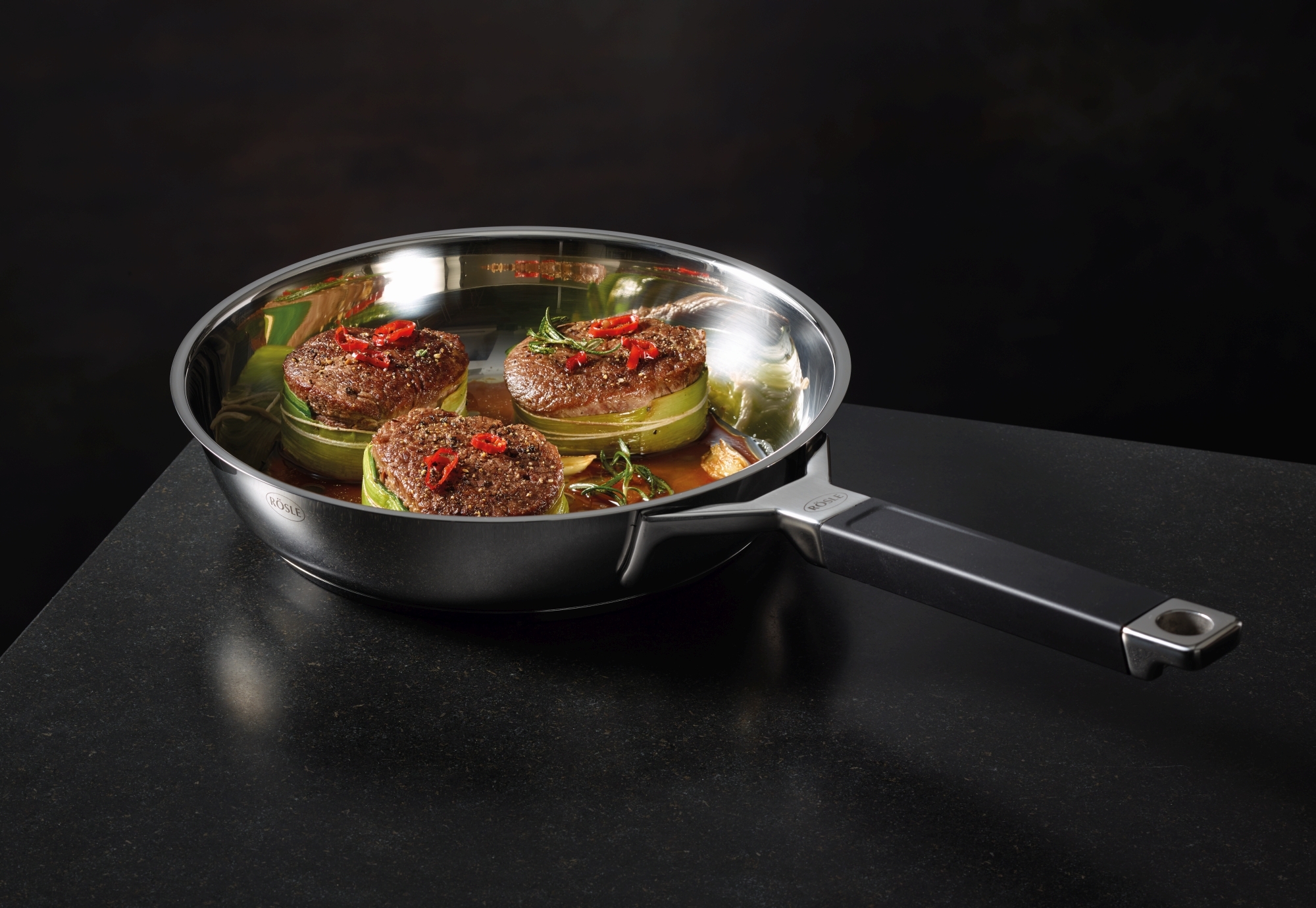 Стальная сковородка. Cameron сковорода нержавейка. Стальная сковорода гастрораг. Сковорода indokor 32см. Scanpan сковорода стальная.