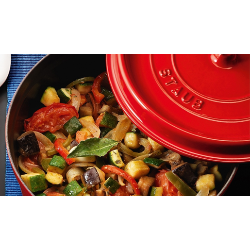 Cratita de fonta STAUB "La Cocotte" + Cadou: Accesoriu pentru fierbere la aburi, (26cm, Rosie)