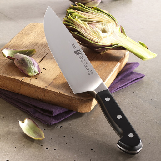 Set Promotional ZWILLING "PRO":  Cutitul Bucatarului 200mm + Cutit Santoku 180mm + Cutit Universal 130mm+ Cutit pentru Legume si Fructe  90mm