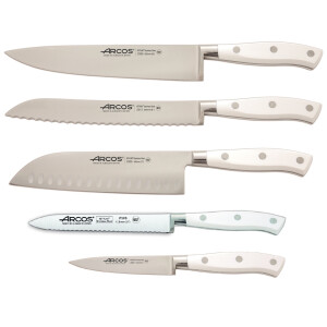 Set Promotional ARCOS "RIVIERA BLANC": Cutitul Bucatarului 200mm, Cutit Santoku 180mm, Cutit de Paine 200mm, Cutit Universal 130mm, Cutit de decojit 100mm