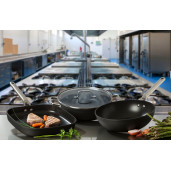 WOK PROFESIONAL antiaderent FARA PFOA, inclusiv INDUCTIE, ARCOS "Samoa", aluminiu forjat + Otel Inox, 6 straturi, 28cm 