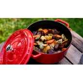 Cratita de fonta STAUB "La Cocotte" + Cadou: Accesoriu pentru fierbere la aburi, (26cm, Rosie)