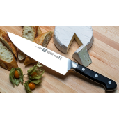 Set Promotional ZWILLING "PRO":  Cutitul Bucatarului 200mm + Cutit Santoku 180mm + Cutit Universal 130mm+ Cutit pentru Legume si Fructe  90mm